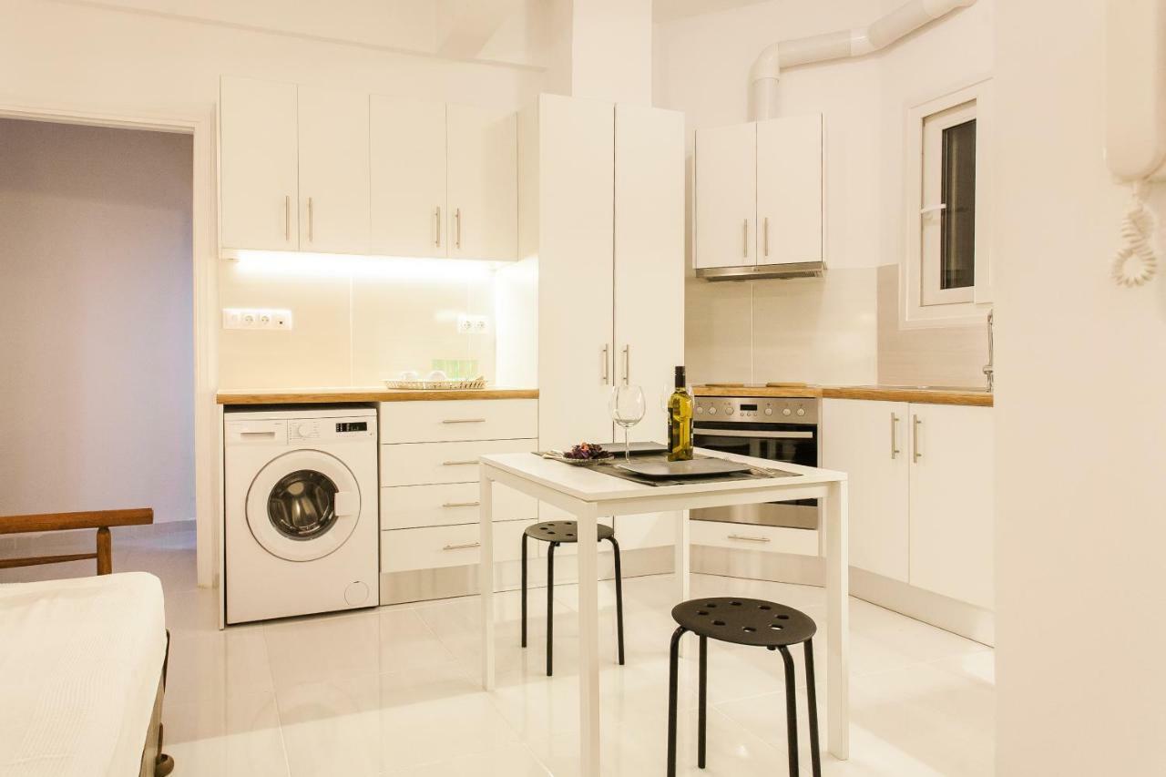 Classy Private Double Rooms In Apartment Next To Acropolis Афіни Екстер'єр фото